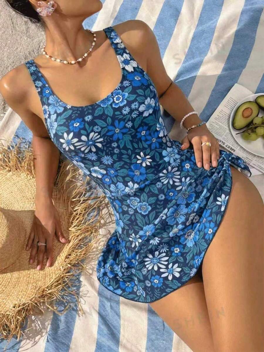 Conjunto de Praia com Saia Transpassada e Nó Lateral