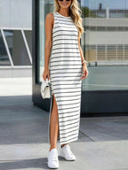 Vestido Longo Listrado com Gola Redonda e Fenda