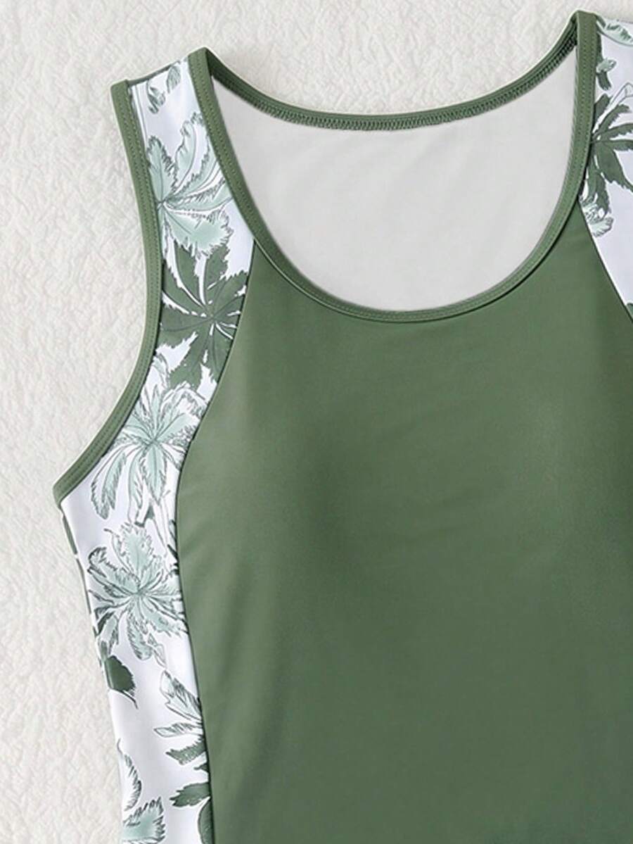 Conjunto de Praia 2 Peças com Regata e Saia Shorts Estampada