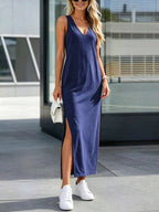 Vestido Longo Listrado com Gola Redonda e Fenda