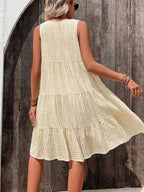 Vestido Midi Solto com Gola Redonda e Barra com Babado - La Lecce