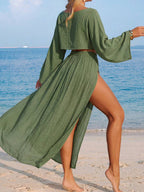 Conjunto de Praia 2 Peças com Cropped de Manga Longa e Saia com Fenda