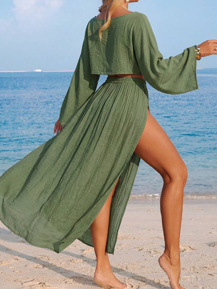 Conjunto de Praia 2 Peças com Cropped de Manga Longa e Saia com Fenda