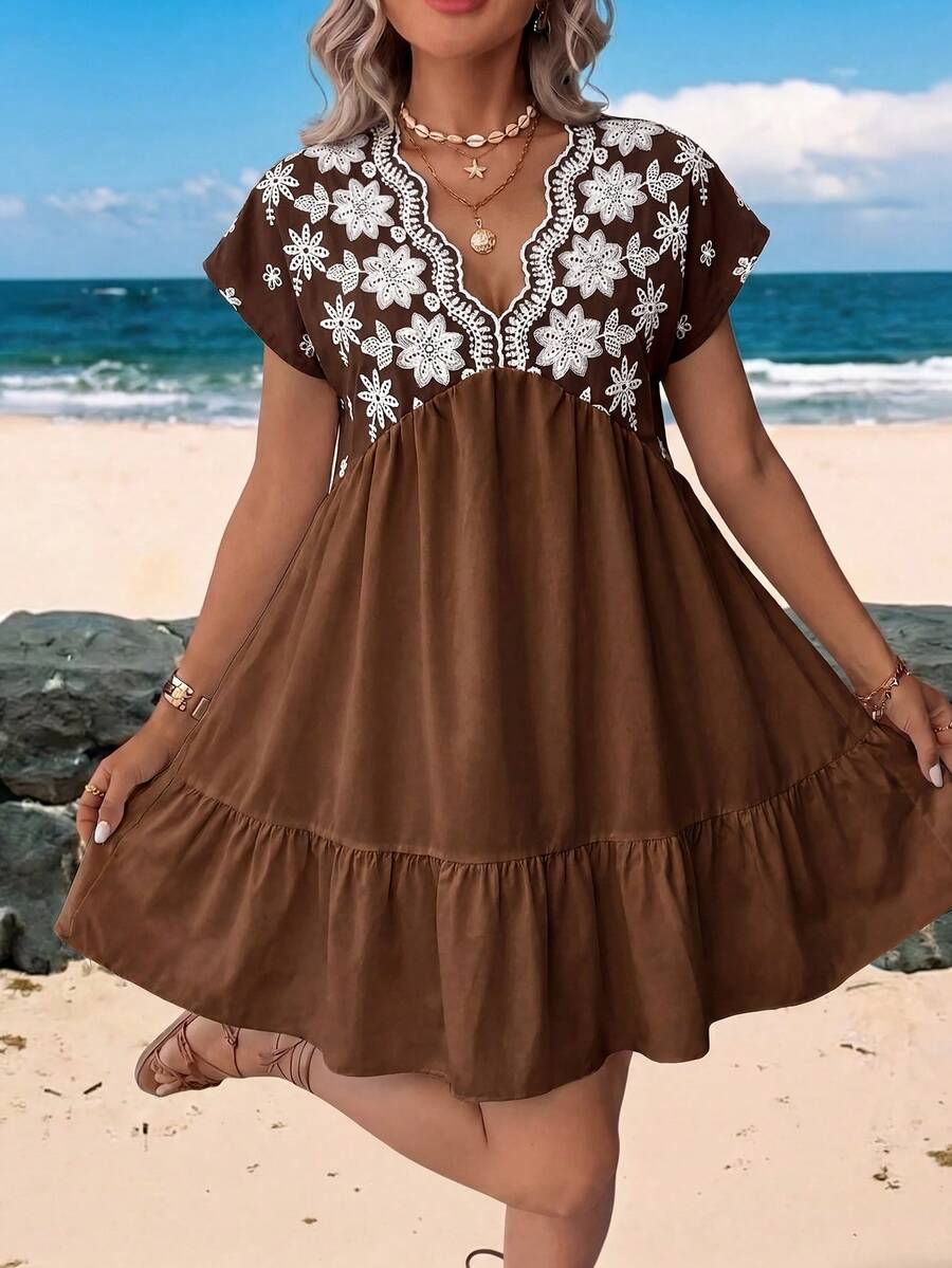 Vestido Curto Boho com Babado e Detalhe em Pompom - La Lecce