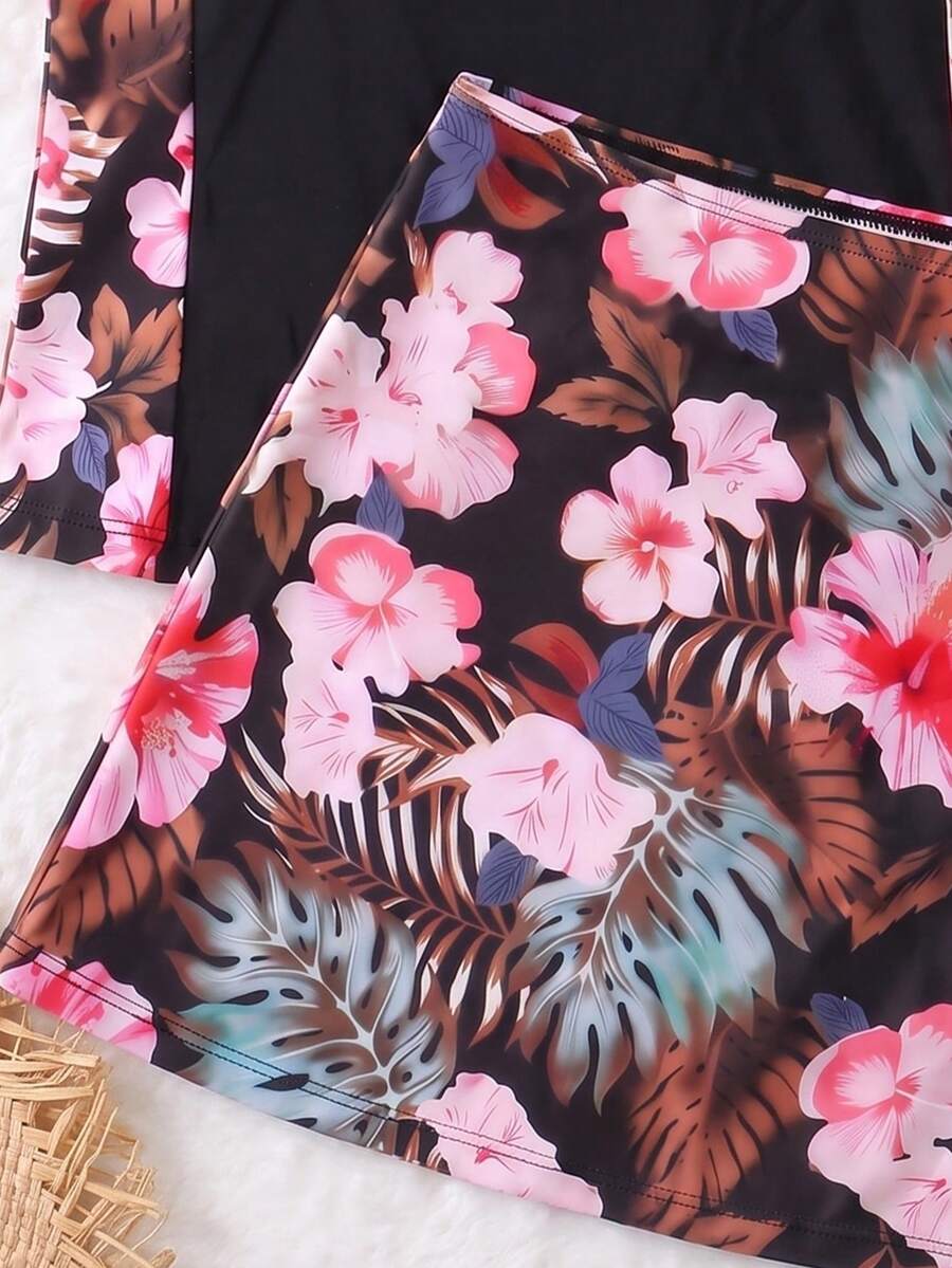 Conjunto de Praia 2 Peças com Regata e Saia Shorts Estampada