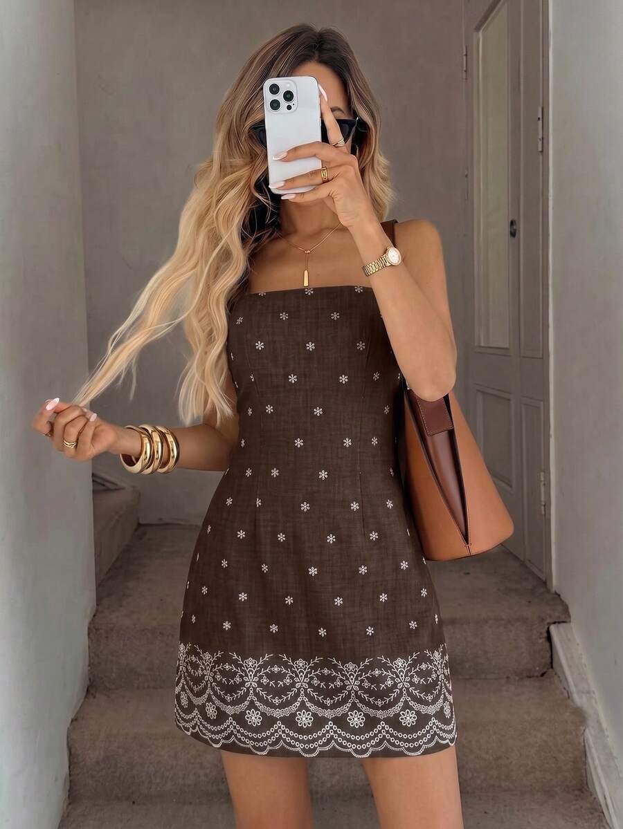 Vestido Mini de Alças com Estampa de Coqueiro e Costas Abertas