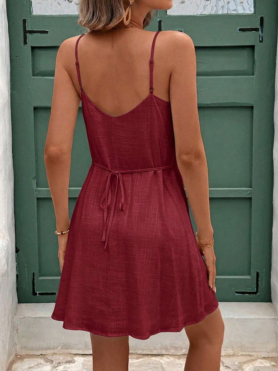 Vestido Curto de Linho com Alças e Botões Frontais - La Lecce