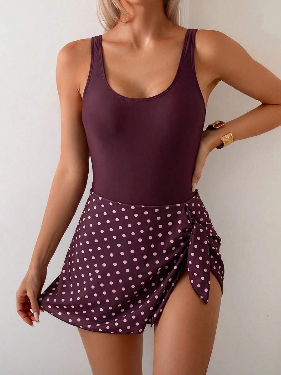 Conjunto de Praia com Saia Transpassada e Nó Lateral