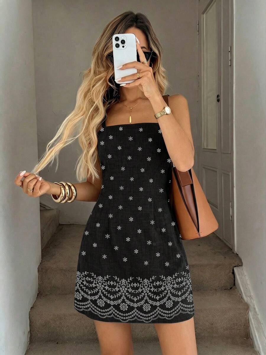Vestido Mini de Alças com Estampa de Coqueiro e Costas Abertas