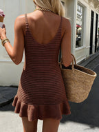 Vestido Mini em Malha com Decote V e Babado na Barra