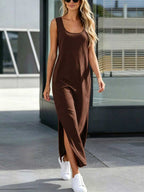 Vestido Longo Listrado com Gola Redonda e Fenda