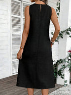 Vestido Midi Sem Mangas com Gola Redonda e Bolsos - La Lecce