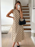 Vestido Midi Poá com Gola Redonda e Bolsos - La Lecce