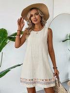 Vestido Curto Boho de Algodão com Bordado - La Lecce