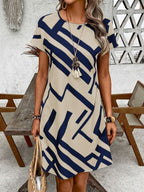 Vestido Curto Estilo Camiseta com Estampa Geométrica - La Lecce