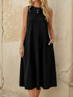 Vestido Midi Sem Mangas com Gola Redonda e Bolsos - La Lecce