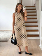Vestido Midi Poá com Gola Redonda e Bolsos - La Lecce