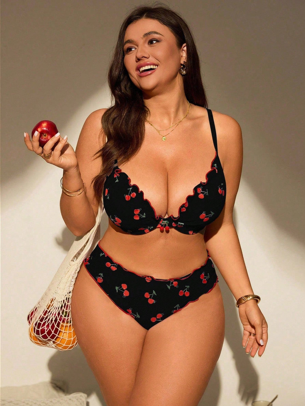 Biquíni Plus Size Decote V com Contraste