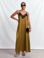 Vestido Longo Solto de Alças Finas com Babado - La Lecce