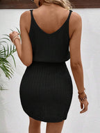 Vestido Curto de Tricô com Decote U e Costas Abertas - La Lecce