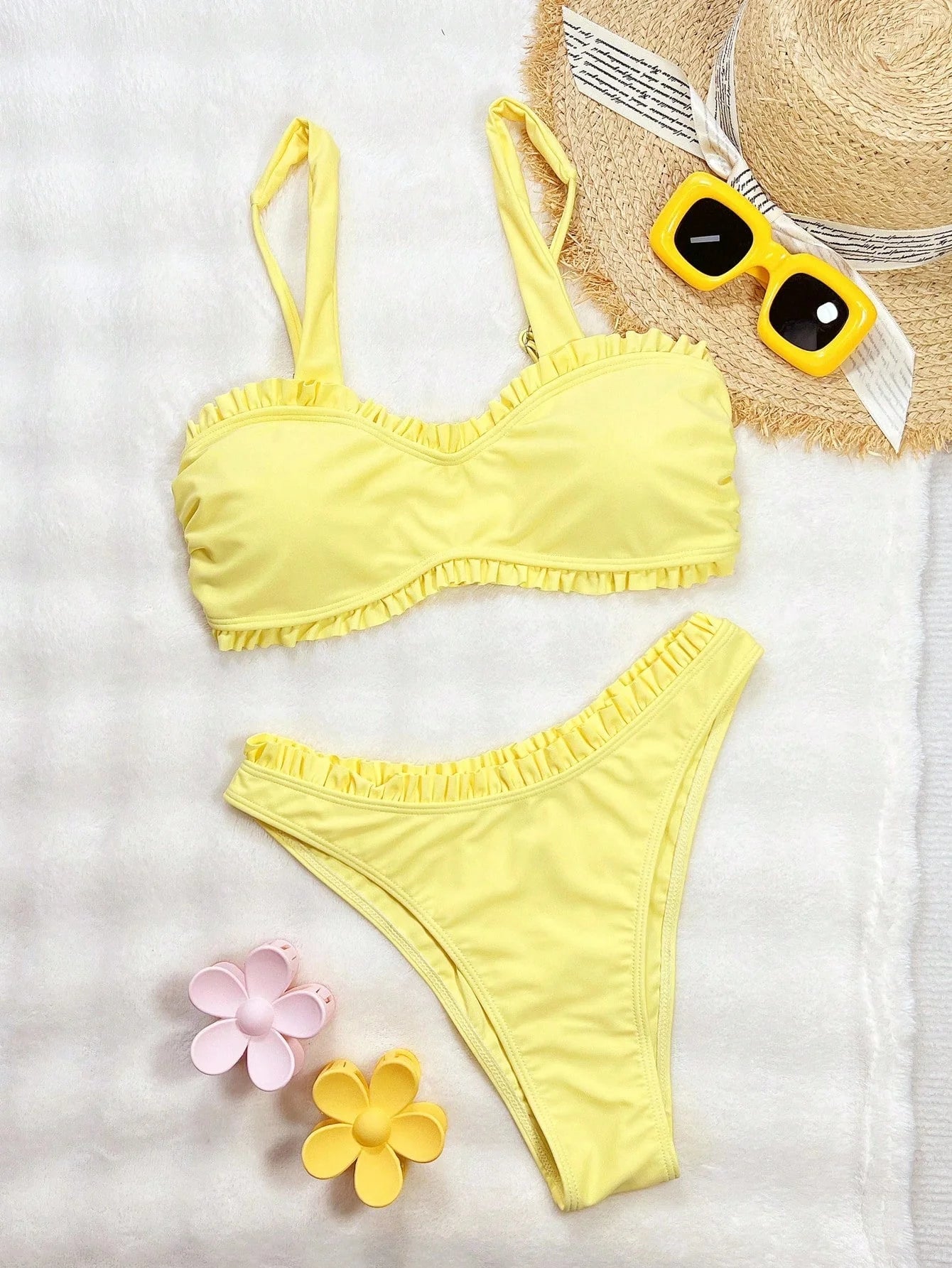 Biquíni Amarelo com Babado e Fivela - imagem 4