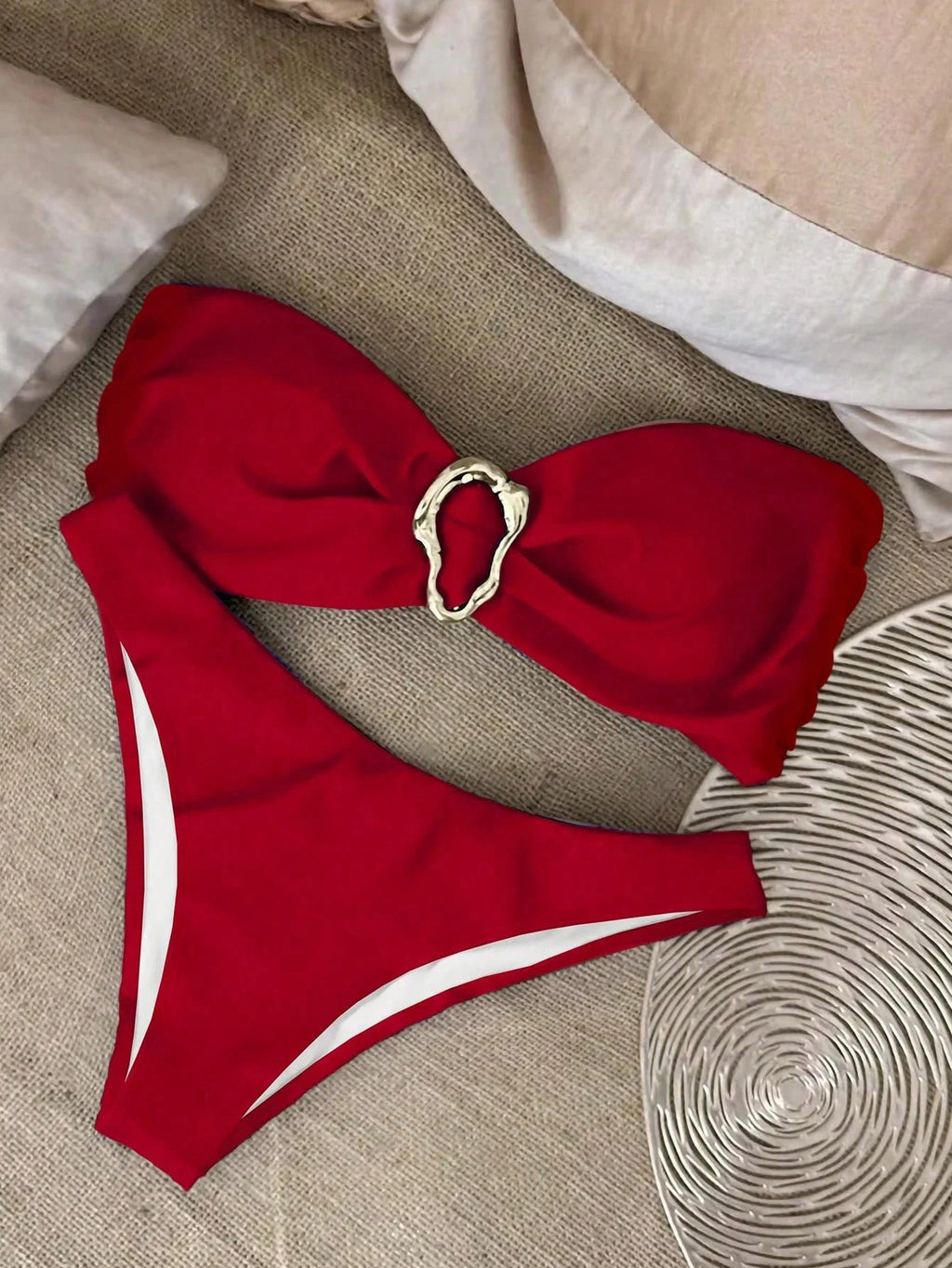 Biquíni Bandeau com Anel e Corte Alto - imagem 16