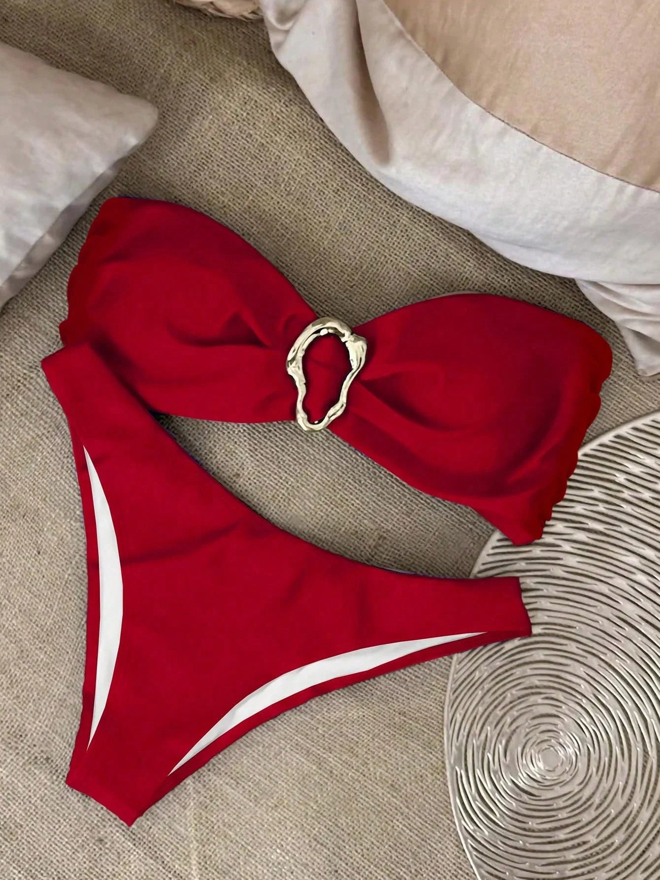 Biquíni Bandeau com Anel e Corte Alto - imagem 16