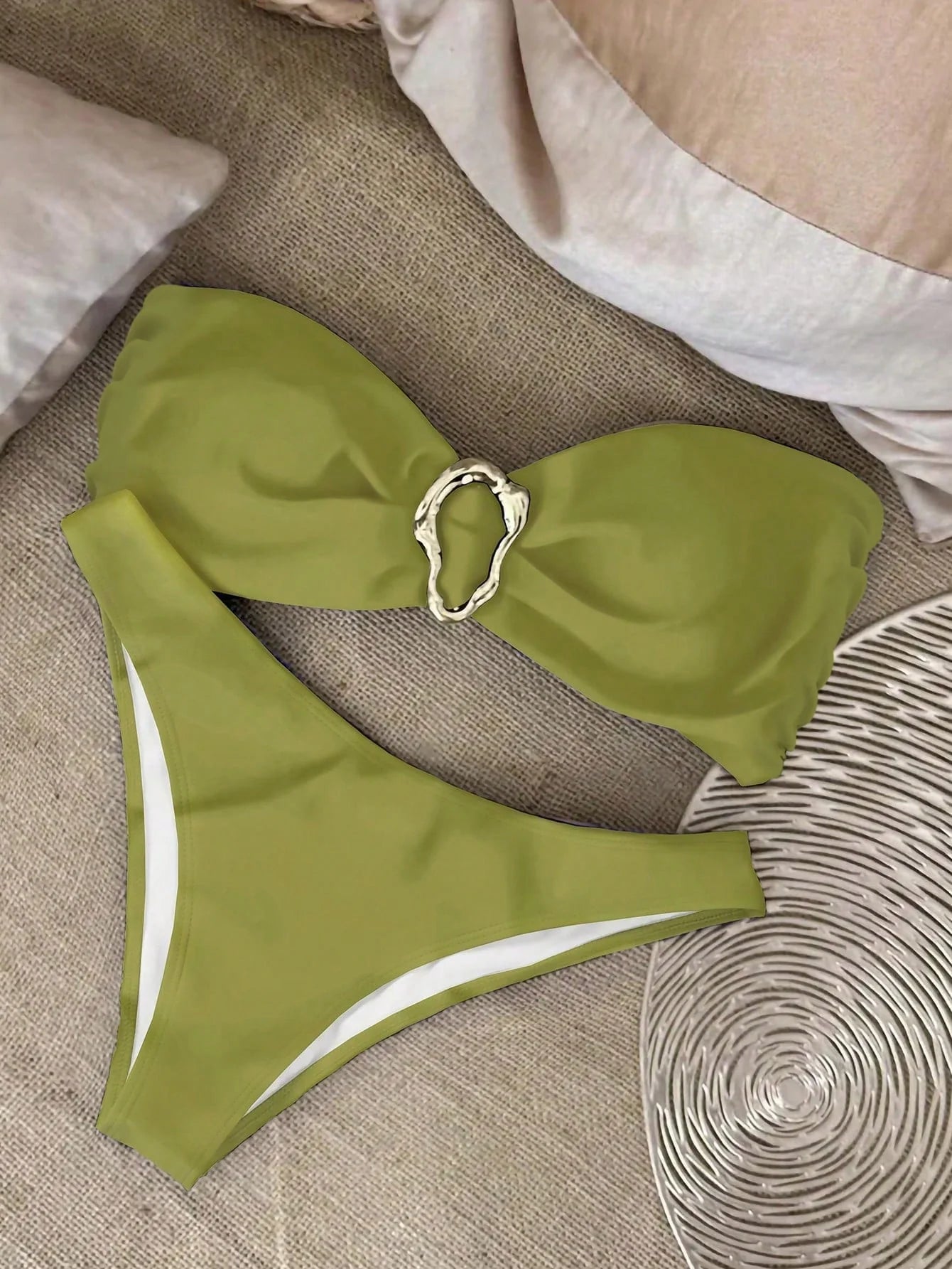 Biquíni Bandeau com Anel e Corte Alto - imagem 26