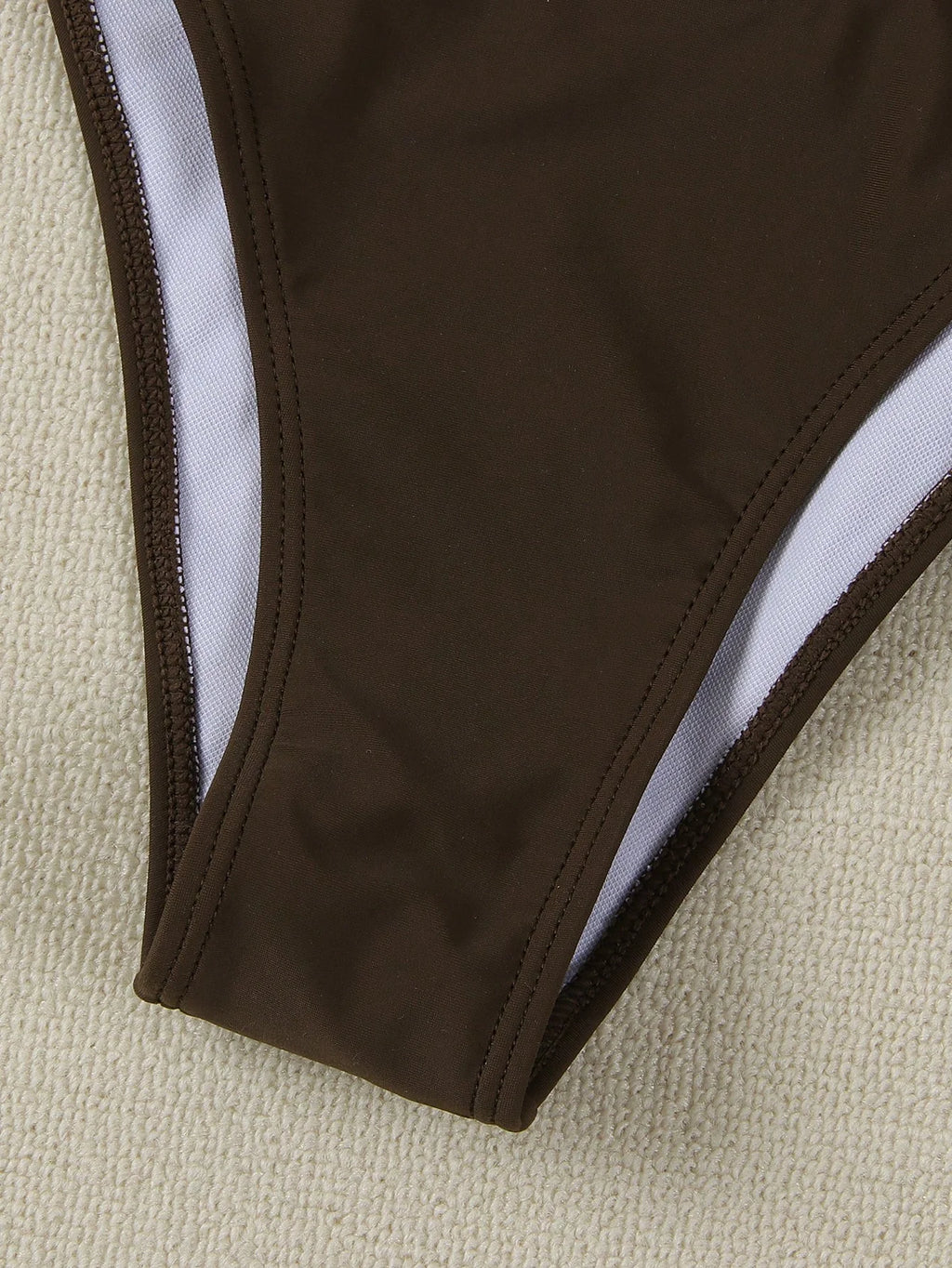 Biquíni Bandeau com Anel e Corte Alto - imagem 35