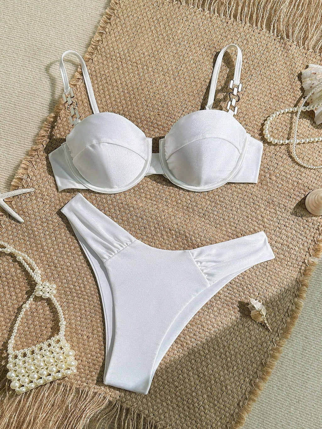Biquíni Bandeau com Cintura Baixa - imagem 3