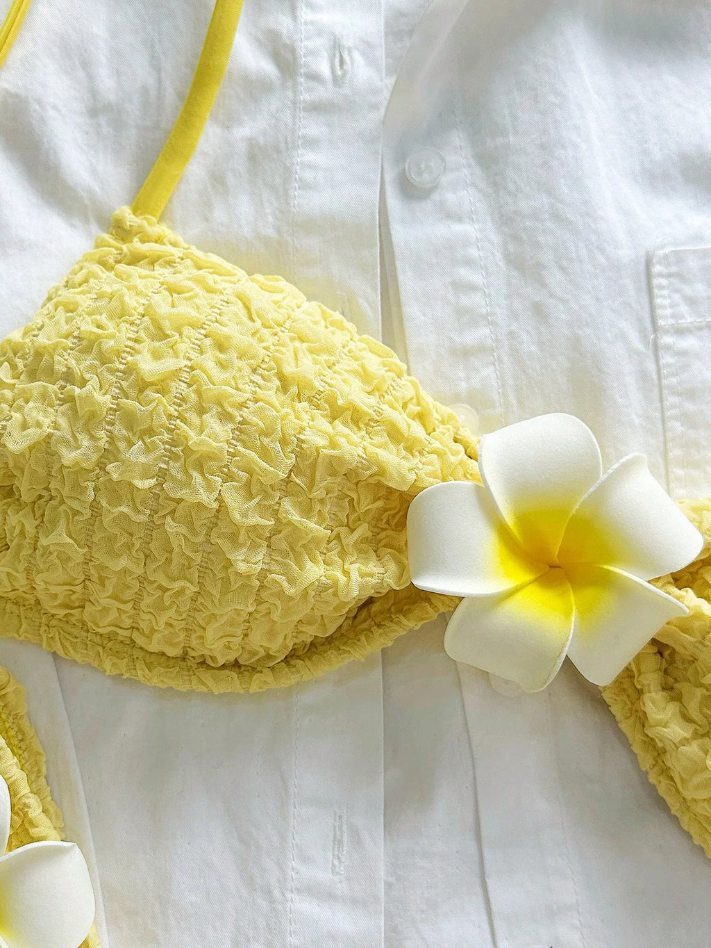 Biquíni Floral Texturizado com Fivela e Flor 3D - imagem 2
