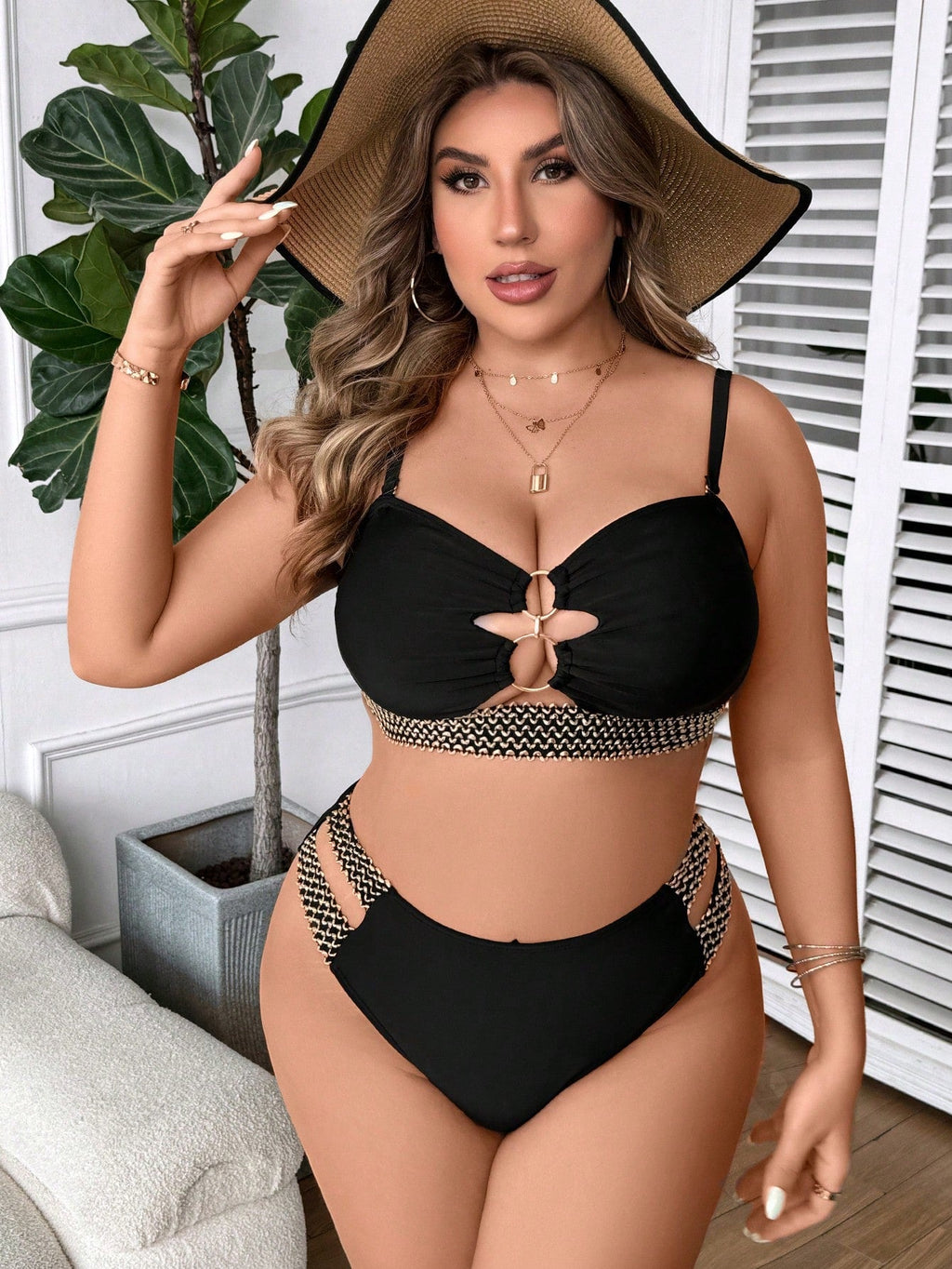 Biquíni Plus Size com Anel e Recortes - imagem 1