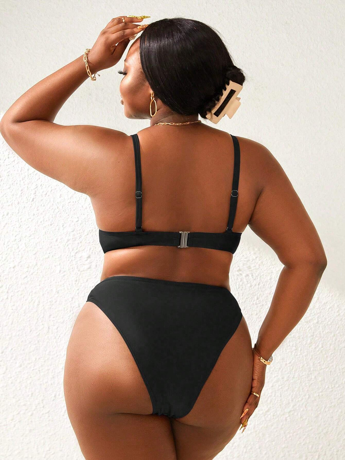 Biquíni Plus Size Decote Alongado