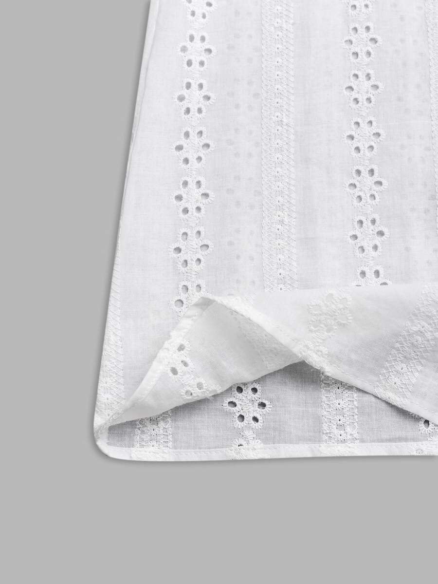 Blusa Bordada com Recortes Decorativos IMG 6