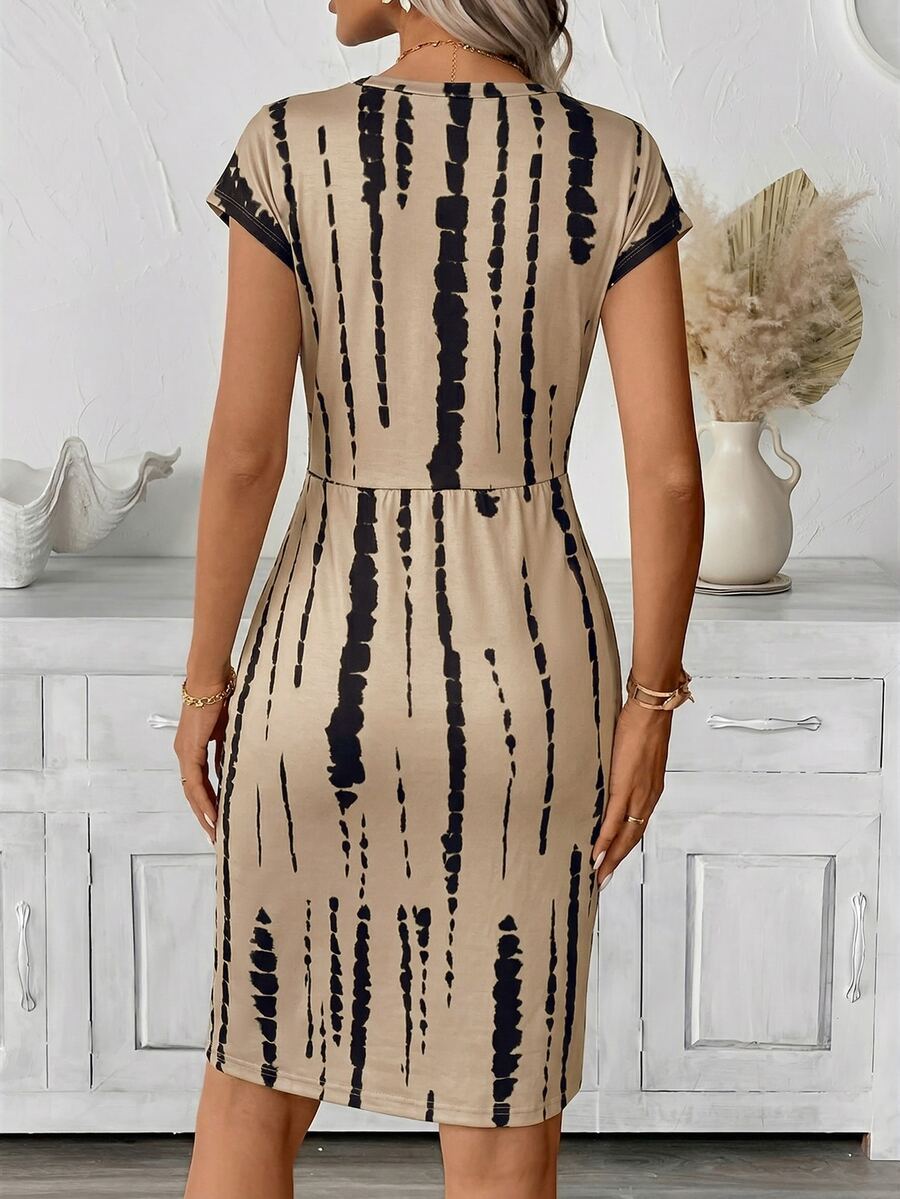 Vestido Midi Justo com Detalhe Torcido e Botões - La Lecce