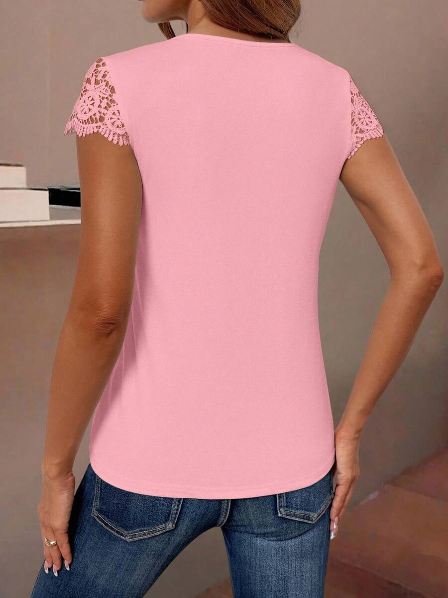 Camiseta Decote V com Aplicação de Renda IMG 7