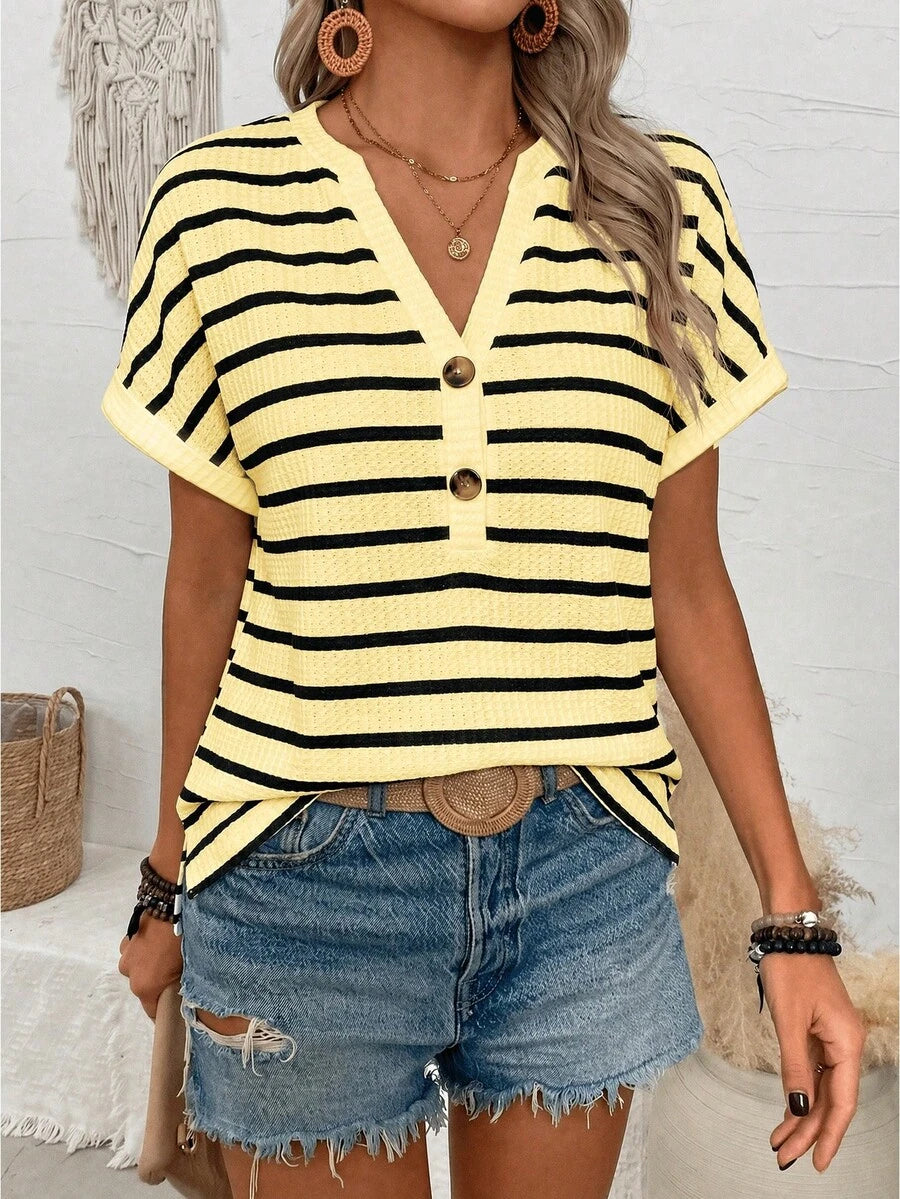 Camiseta Decote V com Botões Decorativos IMG 10