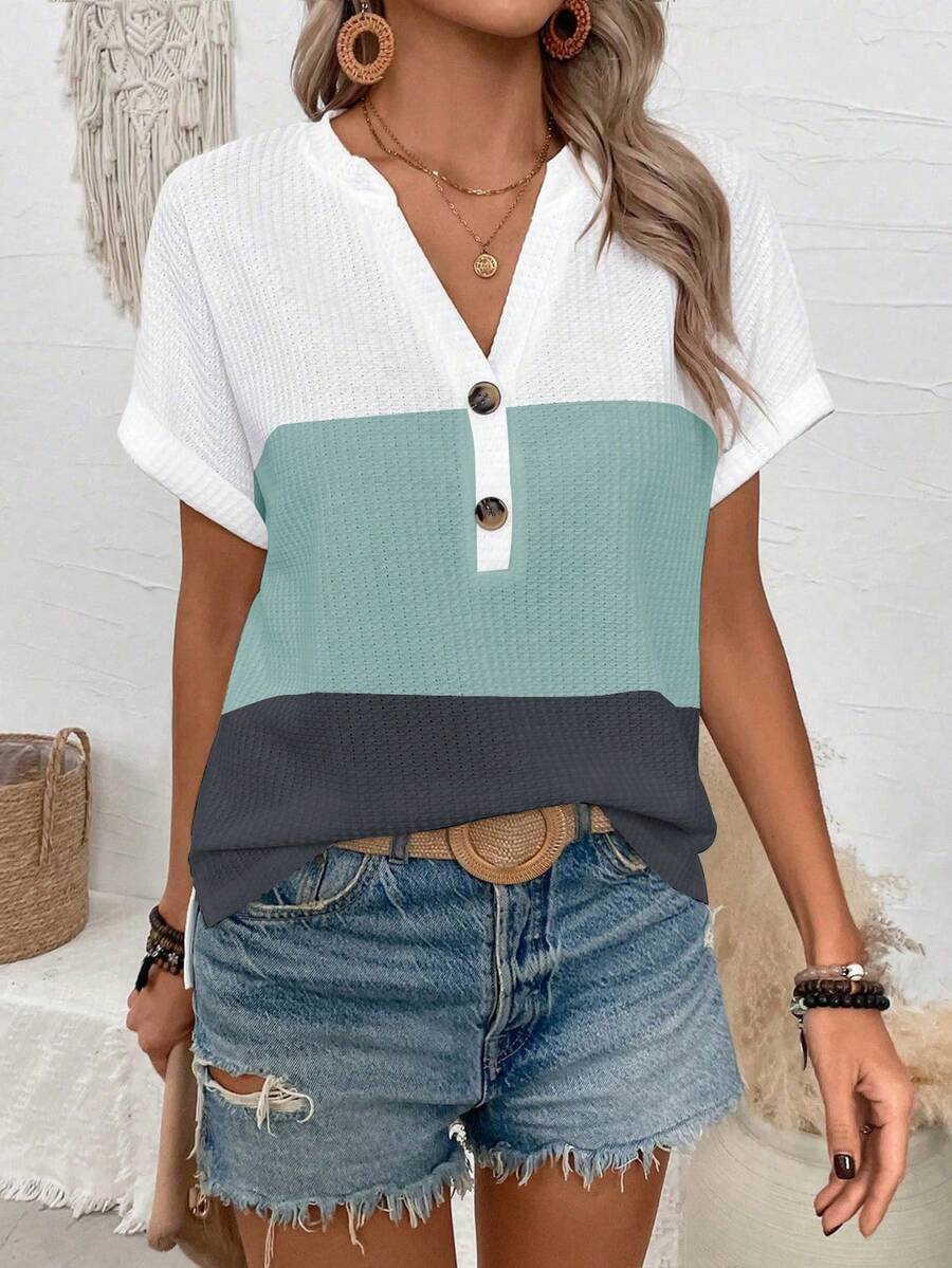 Camiseta Decote V com Botões Decorativos IMG 14