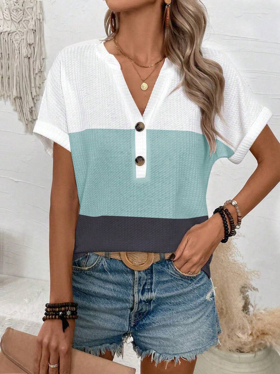 Camiseta Decote V com Botões Decorativos IMG 15