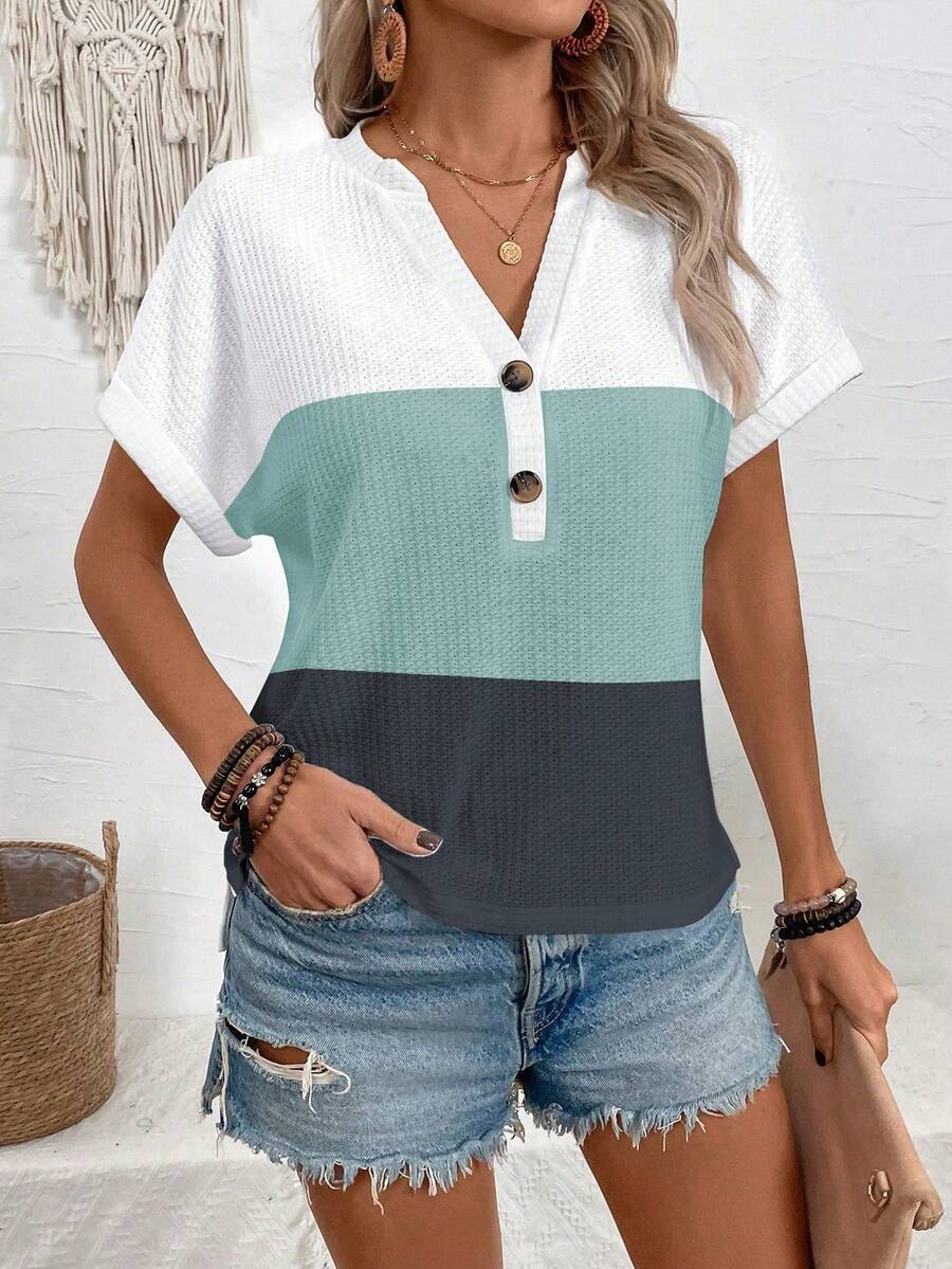 Camiseta Decote V com Botões Decorativos IMG 16