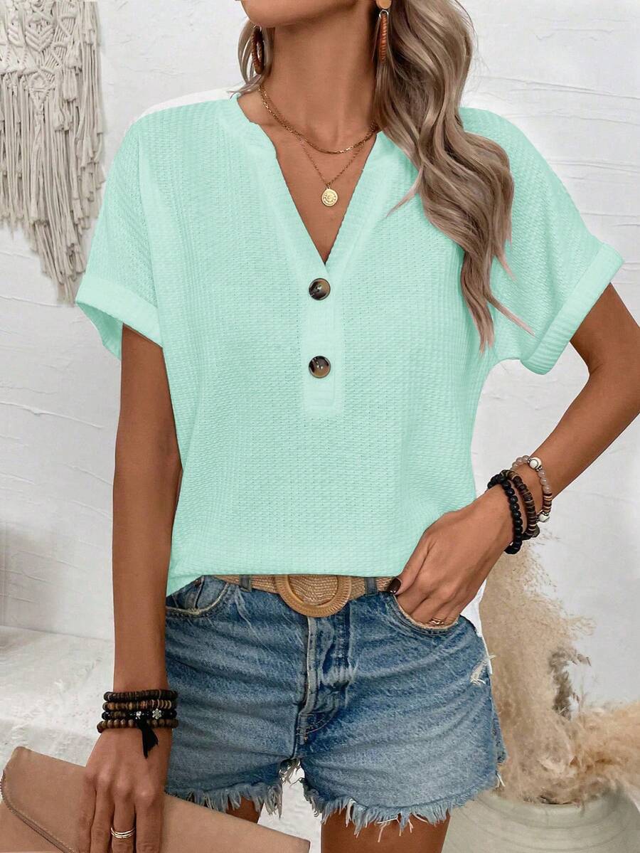 Camiseta Decote V com Botões Decorativos IMG 19