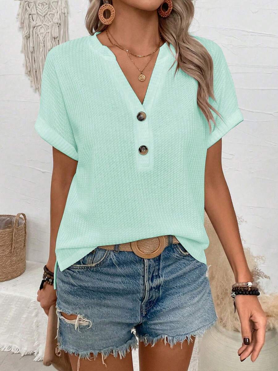 Camiseta Decote V com Botões Decorativos IMG 20