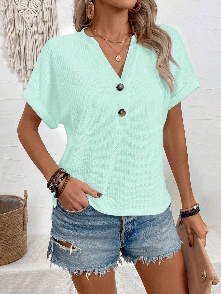 Camiseta Decote V com Botões Decorativos IMG 21