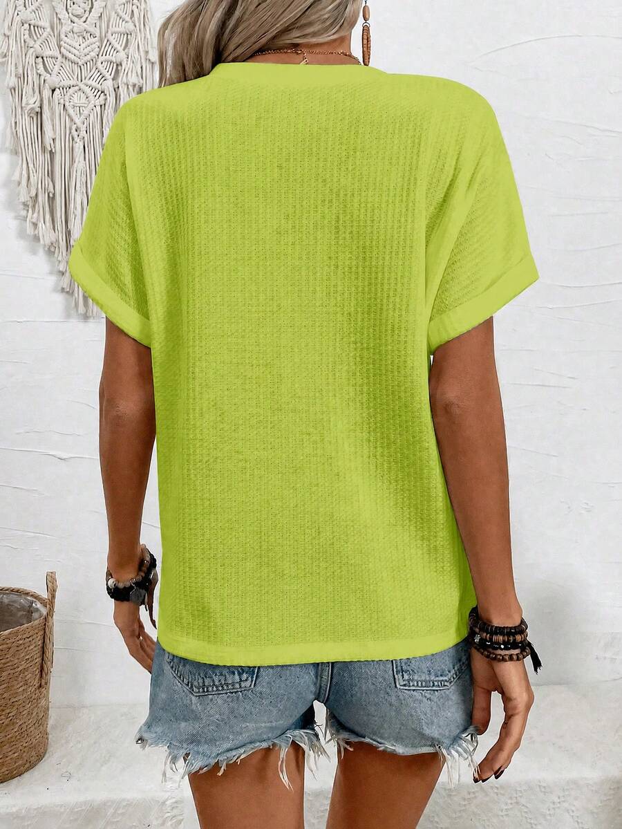 Camiseta Decote V com Botões Decorativos IMG 23