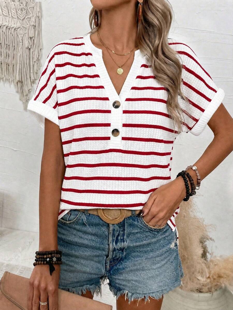 Camiseta Decote V com Botões Decorativos IMG 31