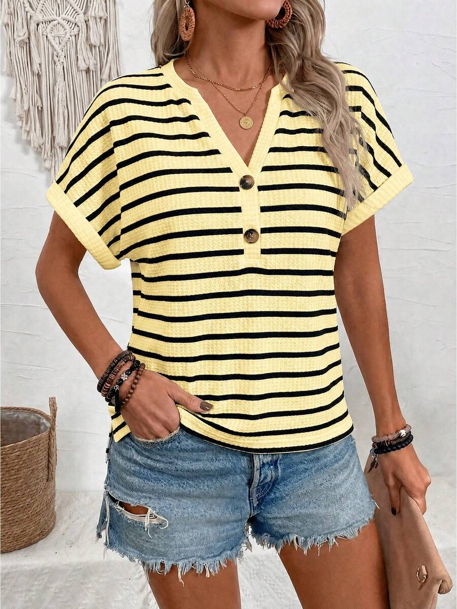 Camiseta Decote V com Botões Decorativos IMG 9