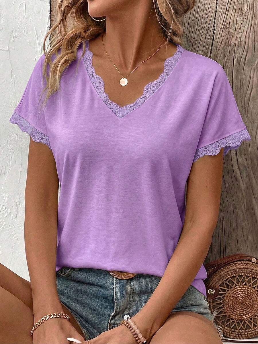 Camiseta Decote V com Detalhe em Renda IMG 19