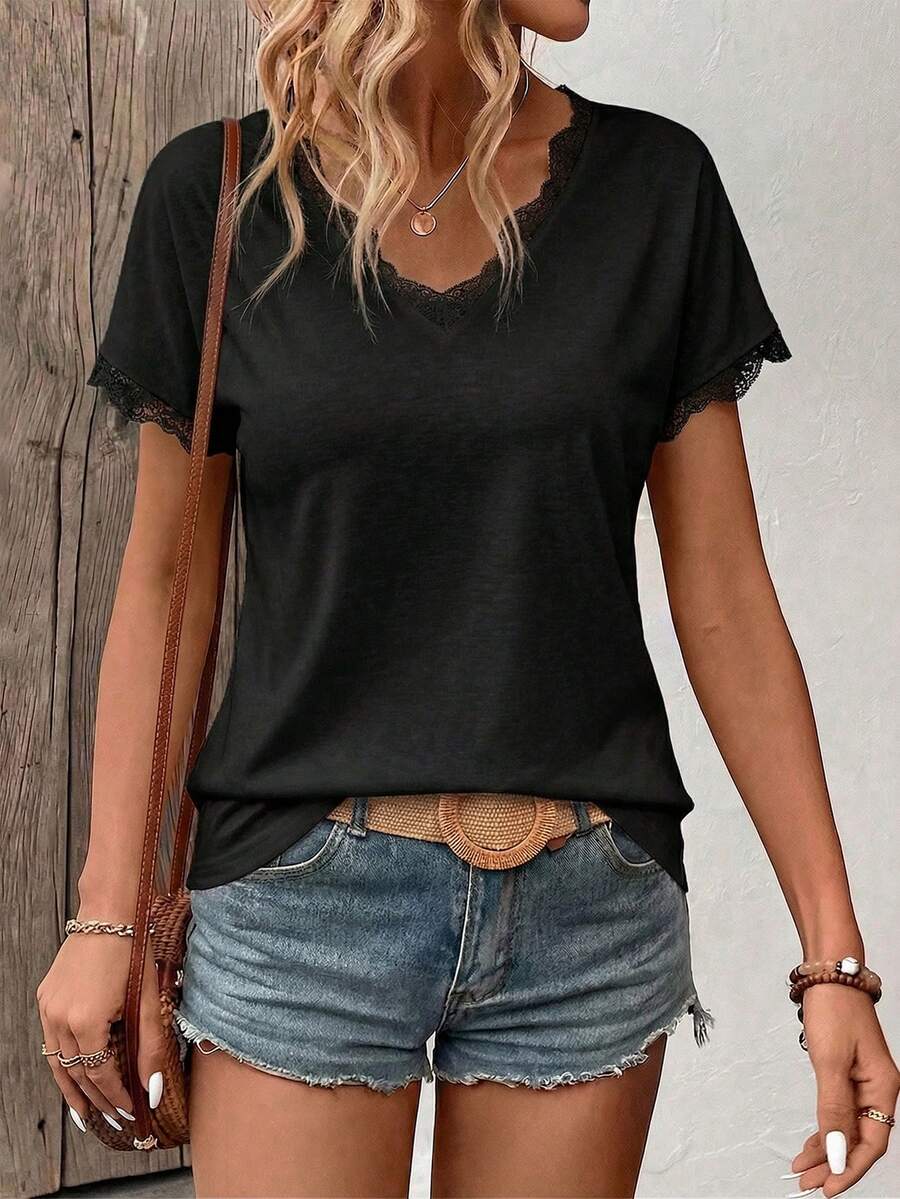 Camiseta Decote V com Detalhe em Renda IMG 22