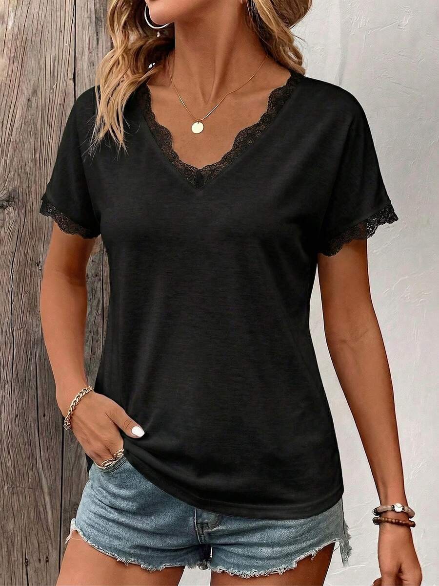 Camiseta Decote V com Detalhe em Renda IMG 26