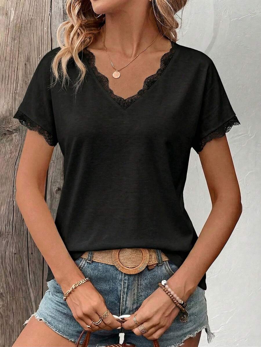Camiseta Decote V com Detalhe em Renda IMG 27
